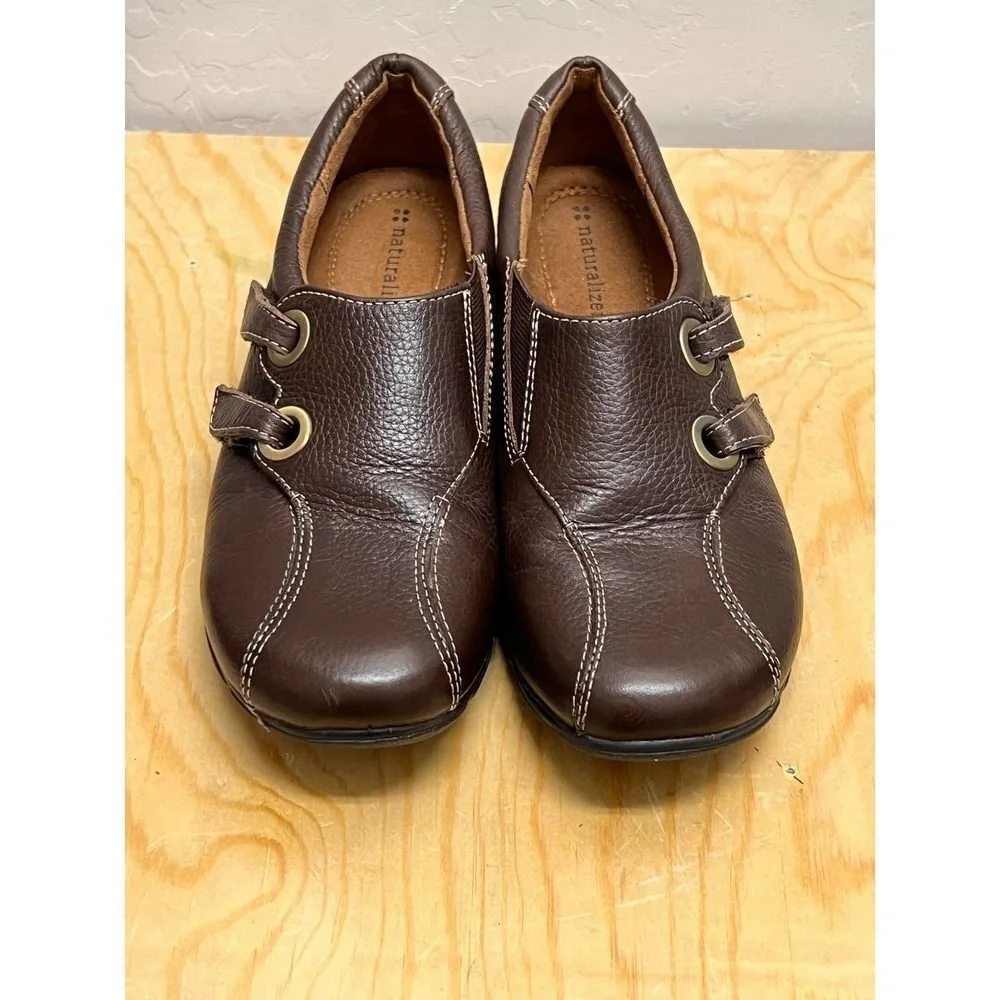 Naturalizer Vigoro Leather Hook and Loop Flat Size 7M‎ Brown